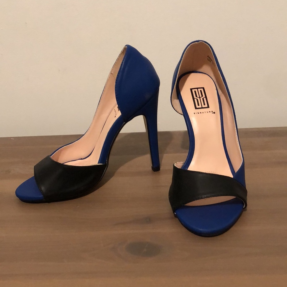 Signature NEW IN BOX Anika high heels